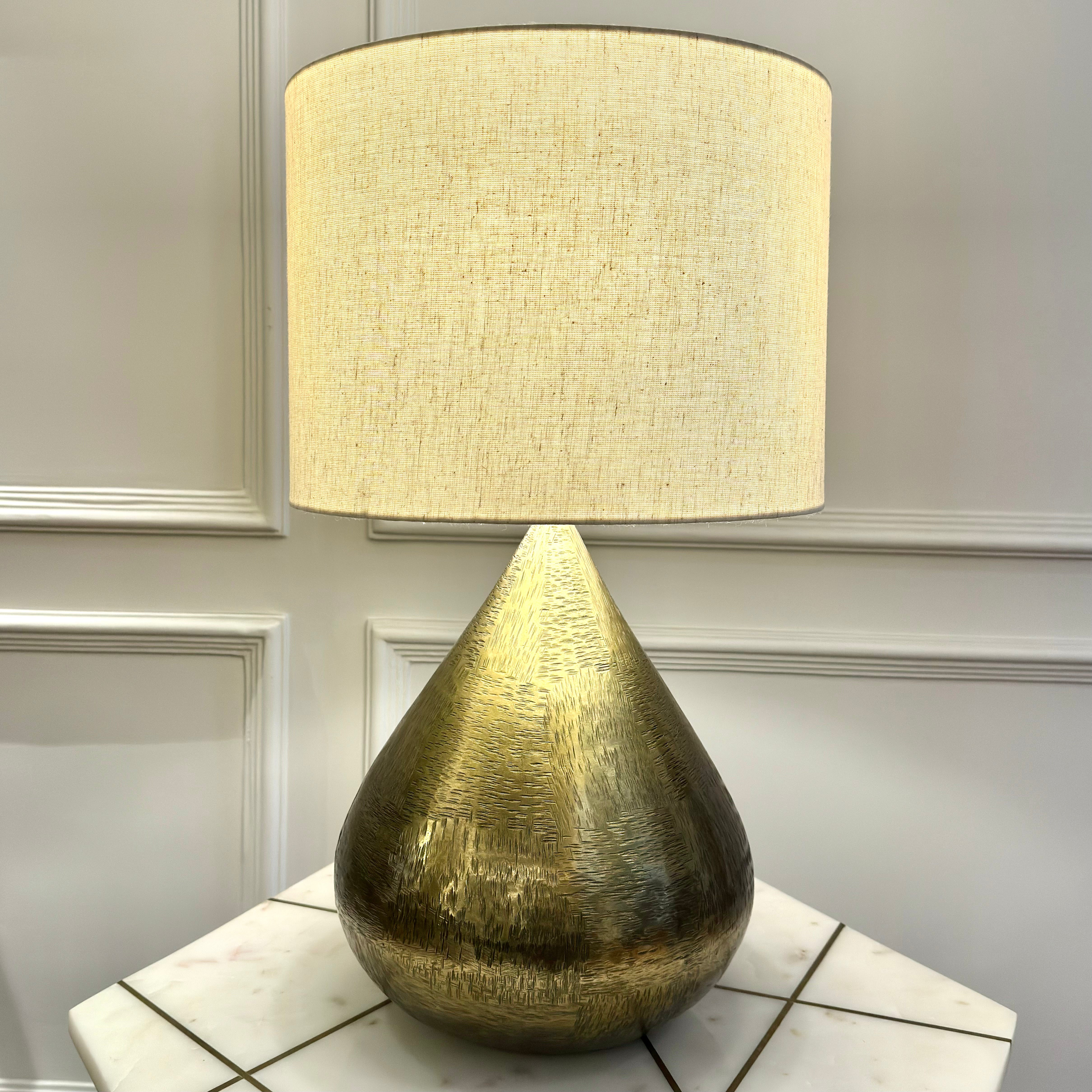 Tear Drop Lamp