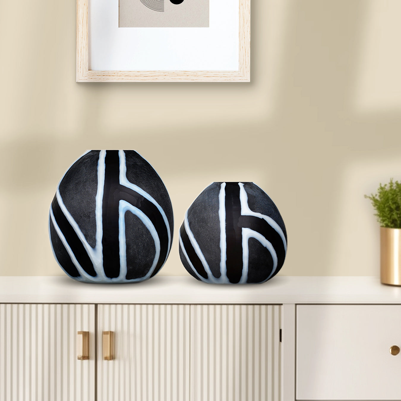 Hand-Cut Black & White Glass Vase - Large