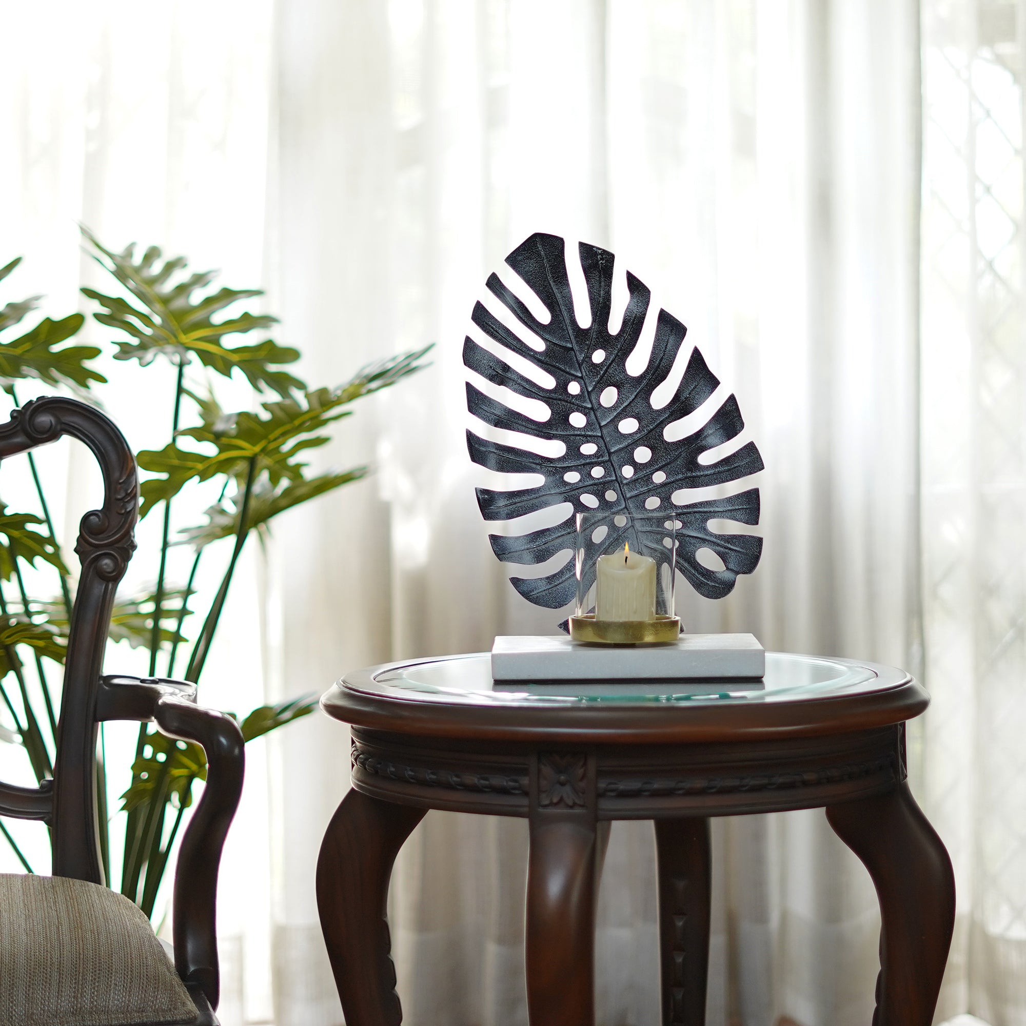 Noir Leaf Elegance Candle Holder