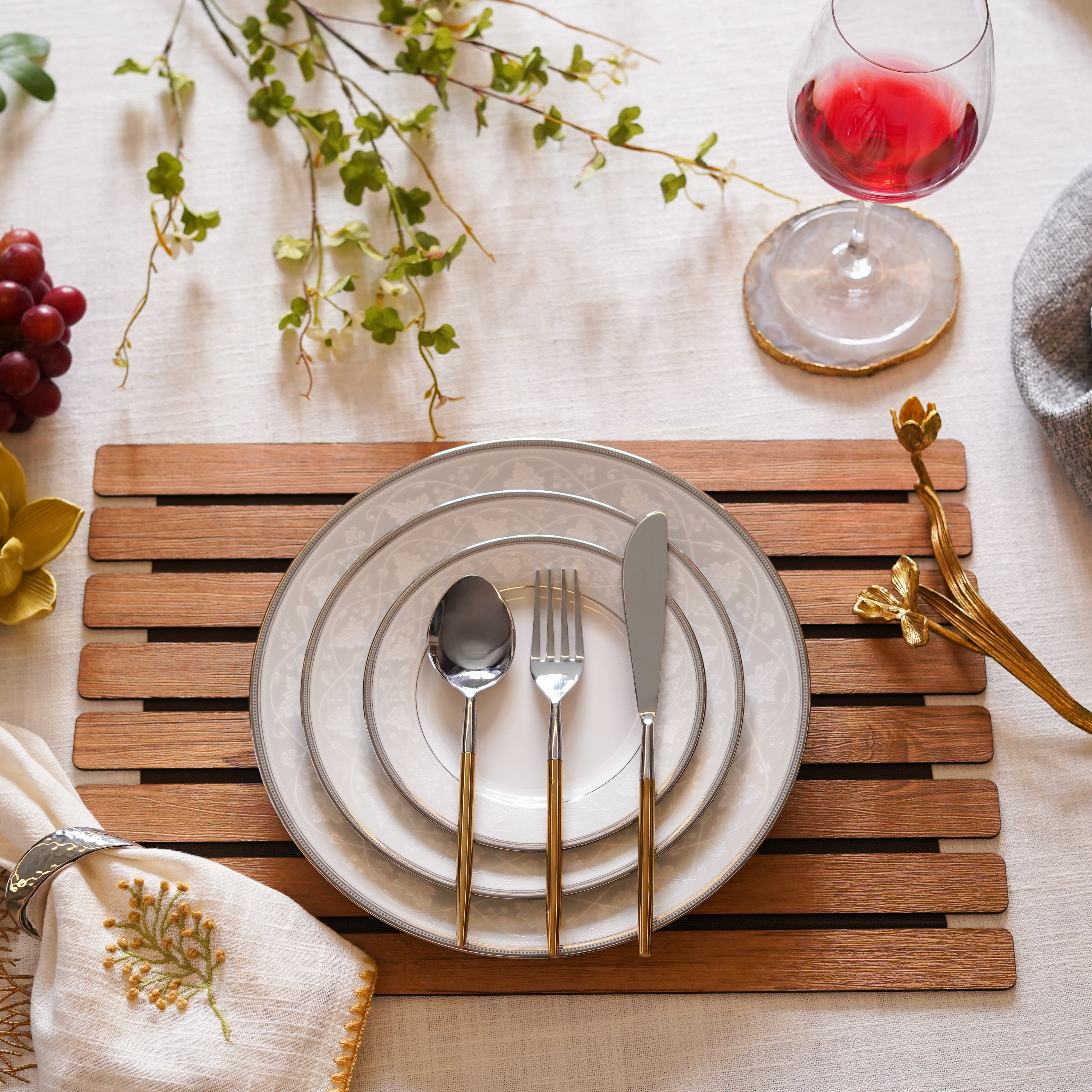 Slated Foldable Table Mats – Set of 2