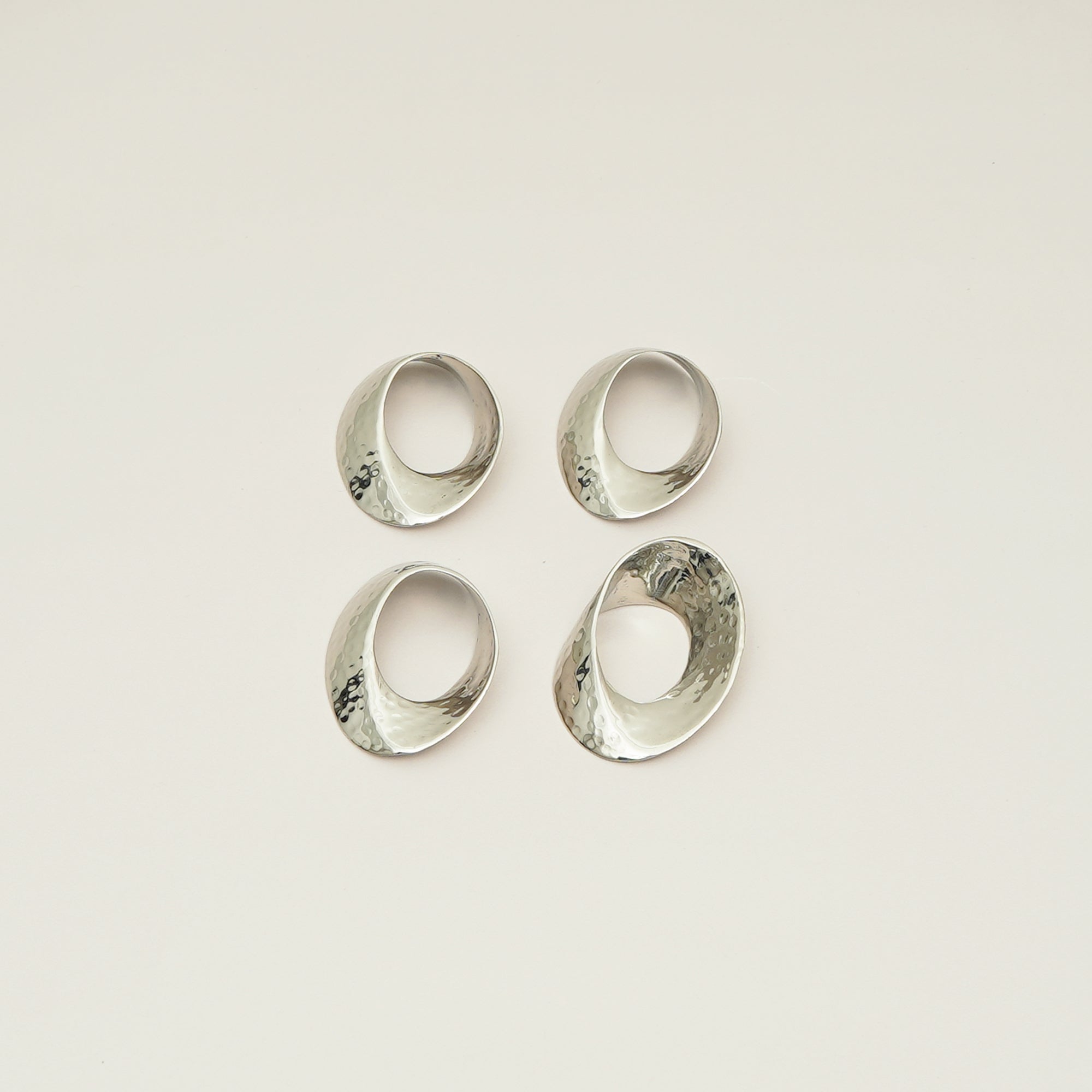 Ripple Hammered Napkin Ring Set