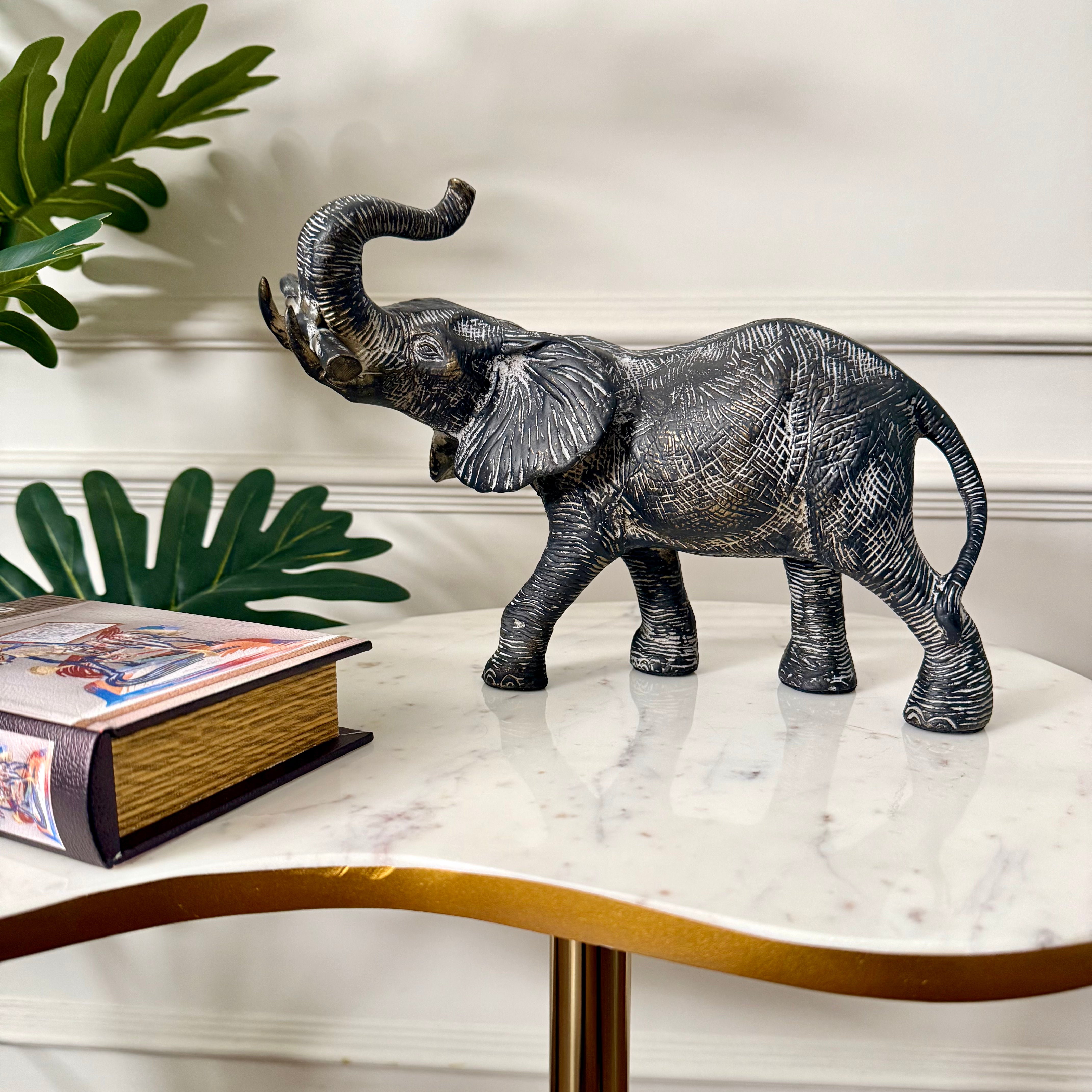 Graceful Gaj Sculpture